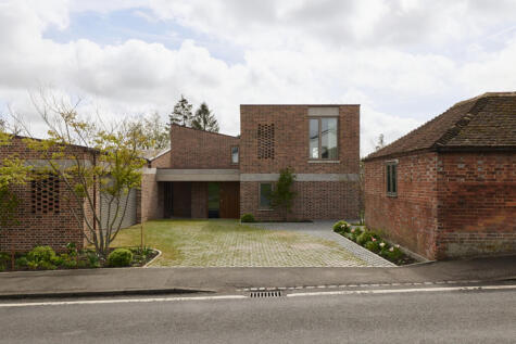 Ardingly Road, Haywards Heath, RH17 5