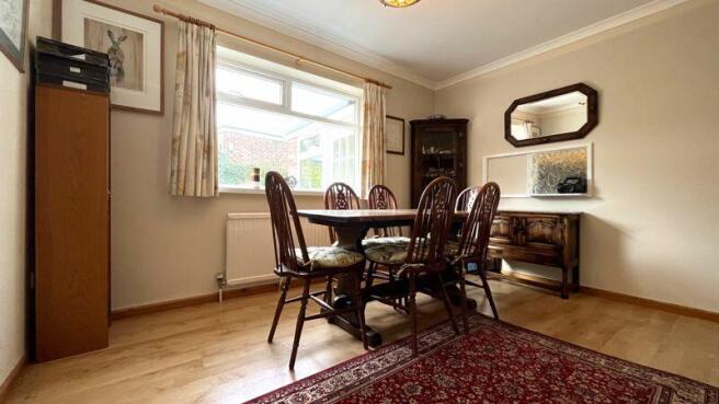 Bedroom 2/Dining Room