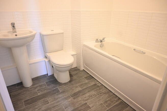 2 bed Apartment to rent Image 8