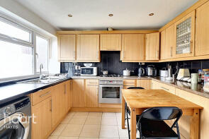 83, Selan Gardens, Hayes UB4 0EB