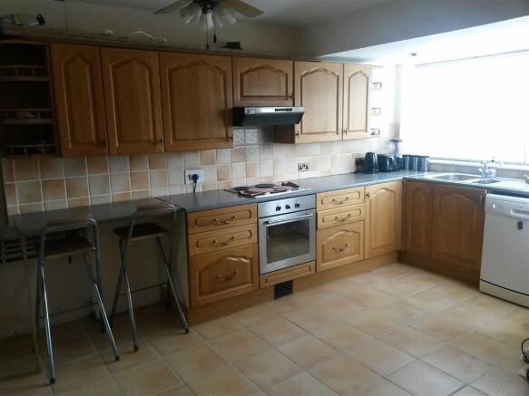 KITCHEN / DINER
