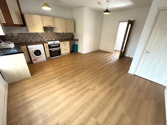 Lounge/Kitchen