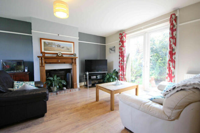 Lounge/Dining Room