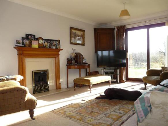 Living Room.jpg