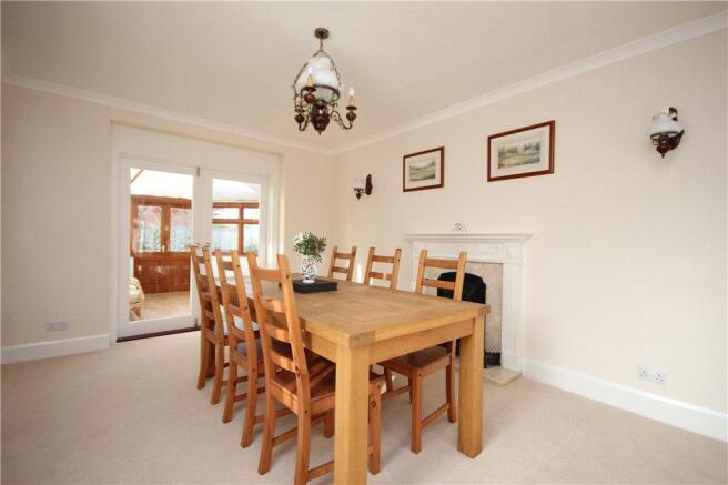 04 Dining Room