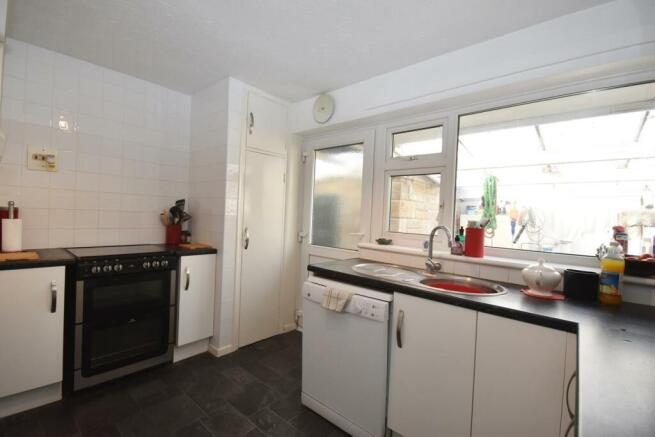 Kitchen..JPG