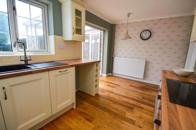 2 bed House to rent Image 6