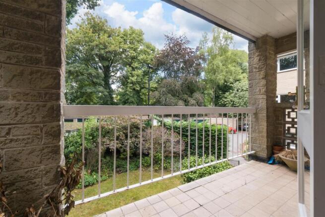 3 bed Apartment for sale Image 6