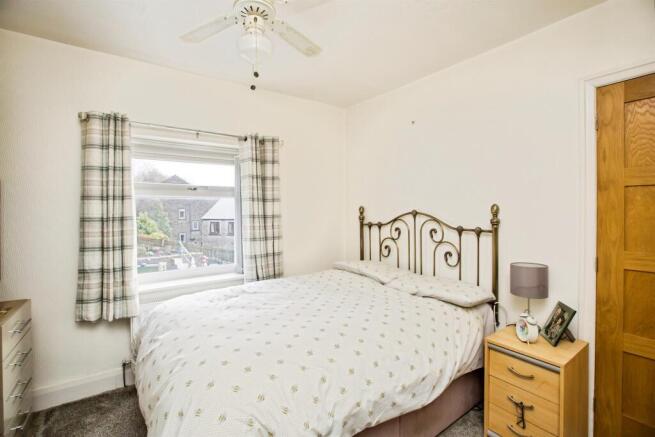 3 bed Semi-Detached for sale Image 9
