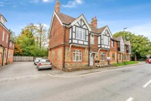 Flat 3, Hatton House, Bepton Road, Midhurst GU29 9LU