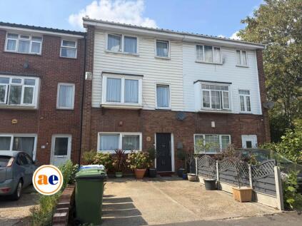 Crowden Way, Thamesmead ** 3D FLOORPLAN AVAILABLE **