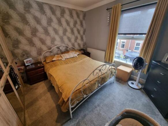 Bedroom 1.jpg