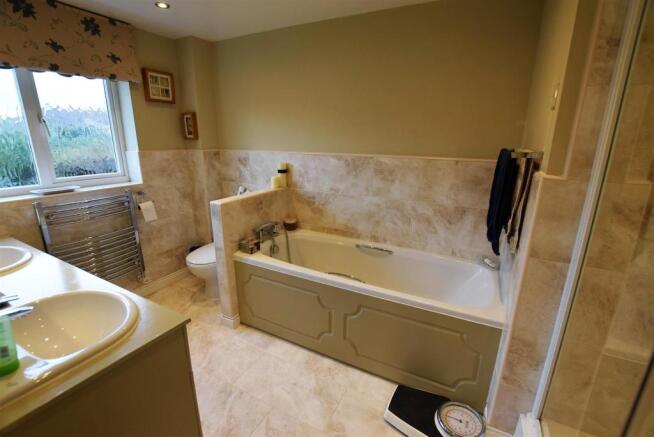 Master En-Suite