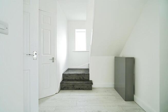 3 bed Semi-Detached for sale Image 8