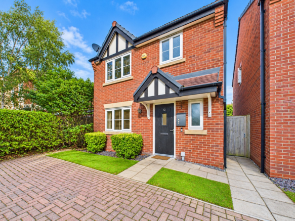 3-bed detached on Under Hill Close, Ainsdale, Merseyside, PR8 3FD, £315,000