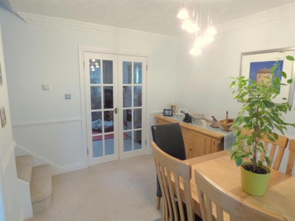 DININGROOM3.JPG