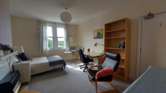 thumbnail_Room 7 Photo 1.jpg