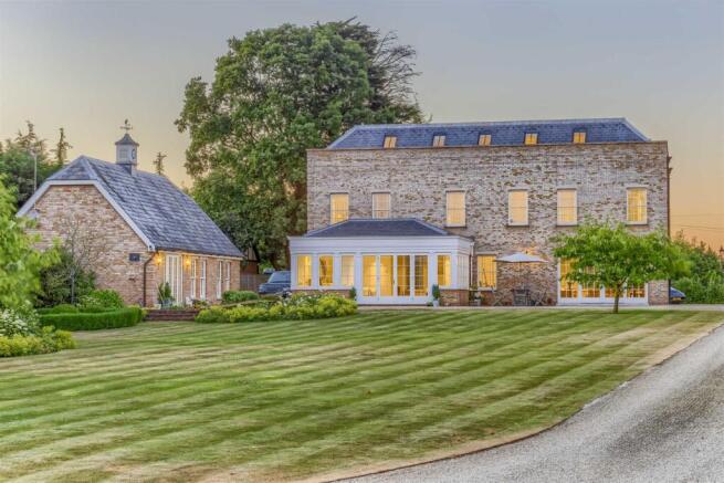 5-bed detached on Halstead Hill, Goffs Oak, £2,500,000
