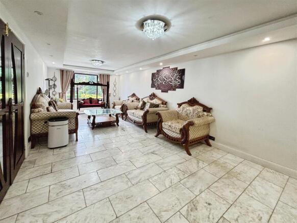 3 bed Semi-Detached for sale Image 6