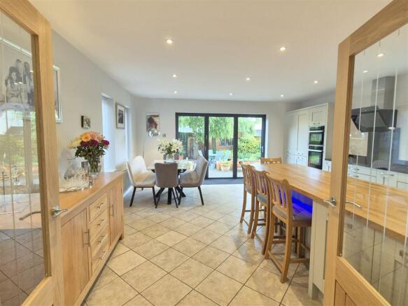 Extended Breakfast Kitchen