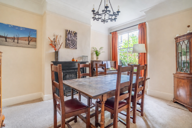 5 bed Town House for sale Image 6