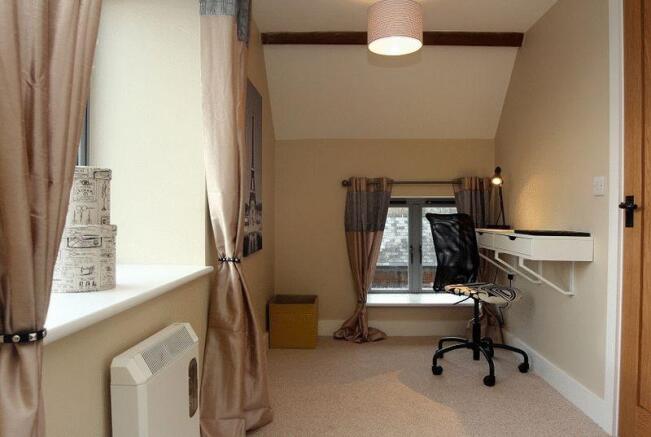 Bedroom 2/Study -