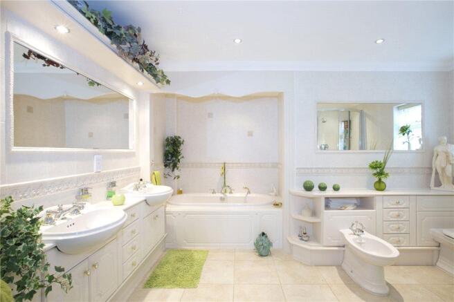 En Suite Bathroom