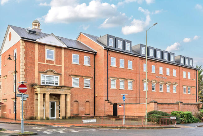 1383760-1-6928200...