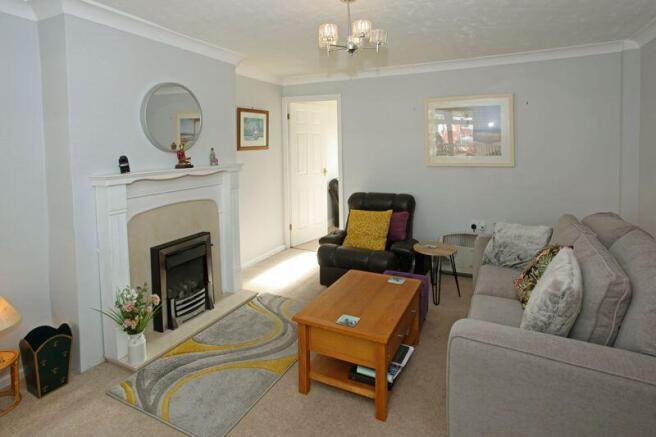 18 Maple Close, Shifnal. TF11 8HA photo 4