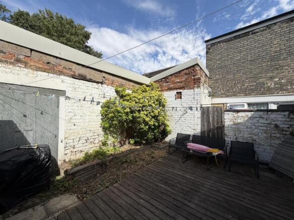 5 bed Not Specified for sale Image 11