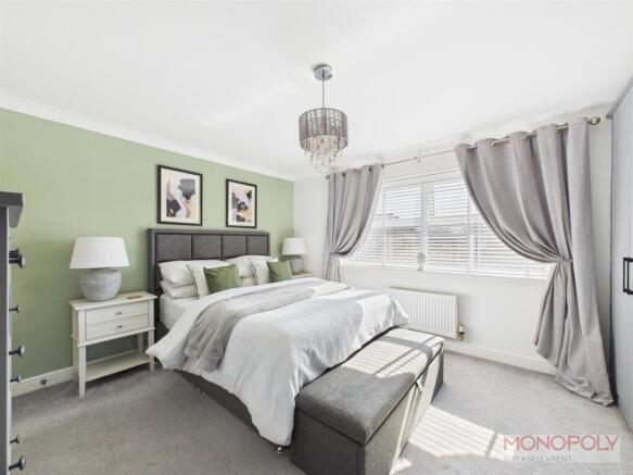 MAIN BEDROOM