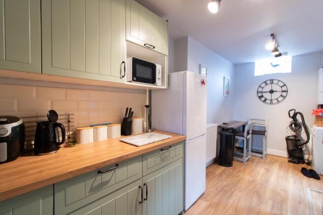 3 bed Terraced for sale Image 5
