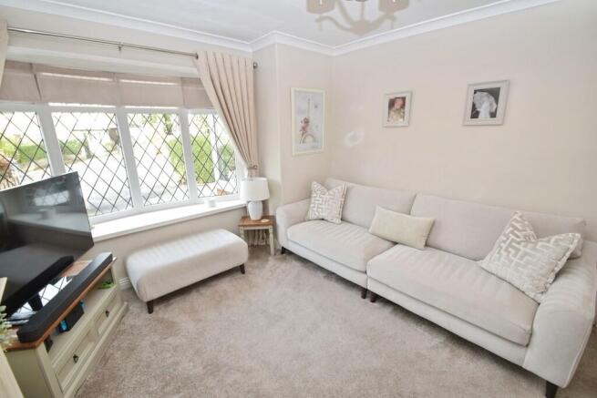 4 bed Semi-Detached for sale Image 9
