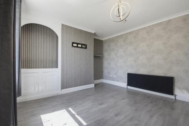 4 bed Semi-Detached for sale Image 6