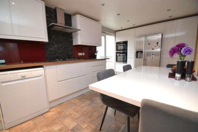3 bed Semi-Detached for sale Image 4