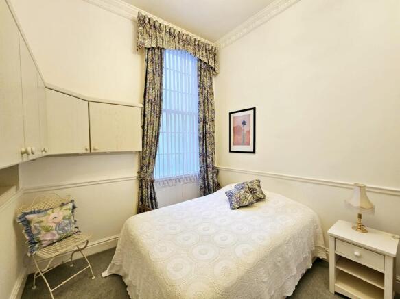 2 bed Flat for sale Image 11