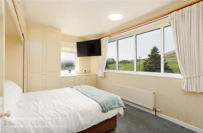 4 bed Detached Bungalow for sale Image 10