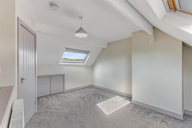 3 bed Terraced for sale Image 12
