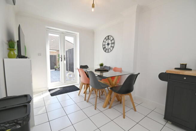 3 bed Town House for sale Image 6