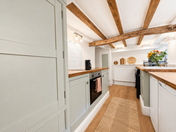 2 bed Cottage for sale Image 6
