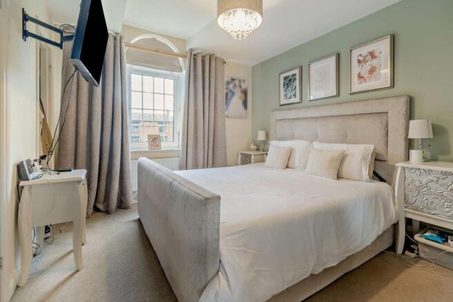 4 bed Detached for sale Image 10