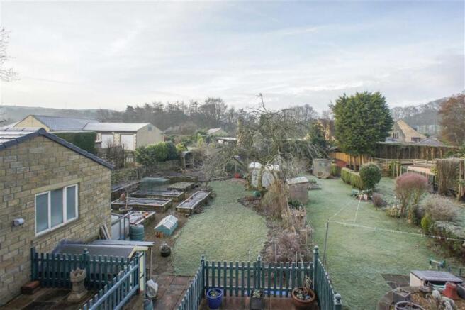 LARGE GARDENS
