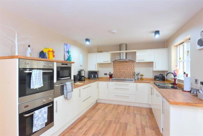 Wilcott Avenue, Wilcott, Nesscliffe, Shrewsbury photo 4