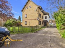 Flat 8, Hillcrest Court, Horndon Road, Romford RM5 3HB