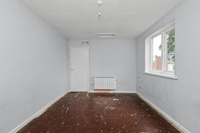 2 bed Flat for sale Image 8