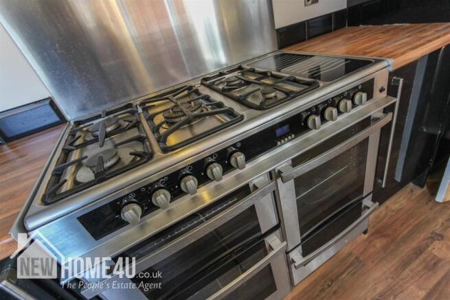 KITCHEN: