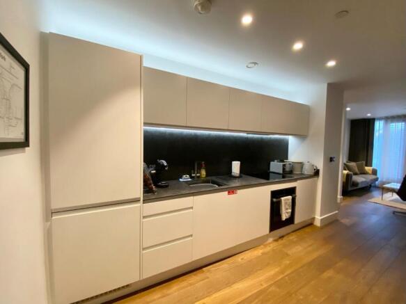 1 bed Apartment to rent Image 11