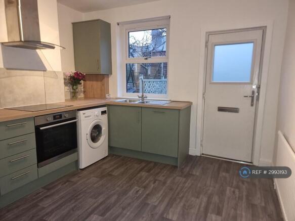 2 bed Terraced to rent Image 10
