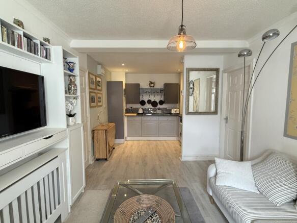 1 bed Ground Flat for sale Image 5