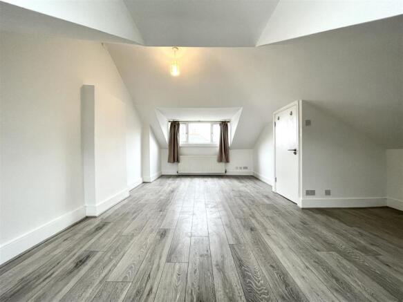 Bedroom 4.jpg